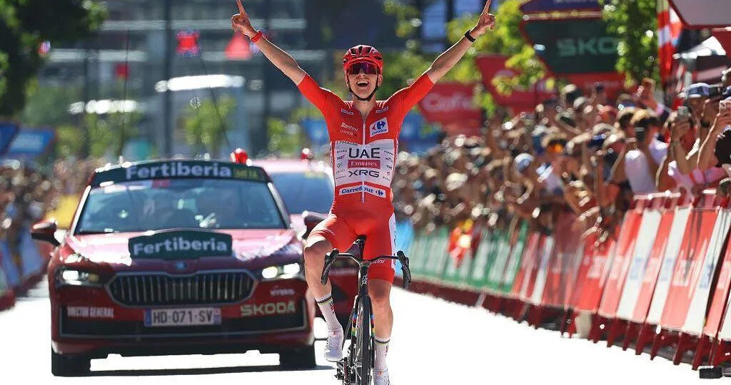 Pogacar's astonishing solo effort punishes Vuelta rivals