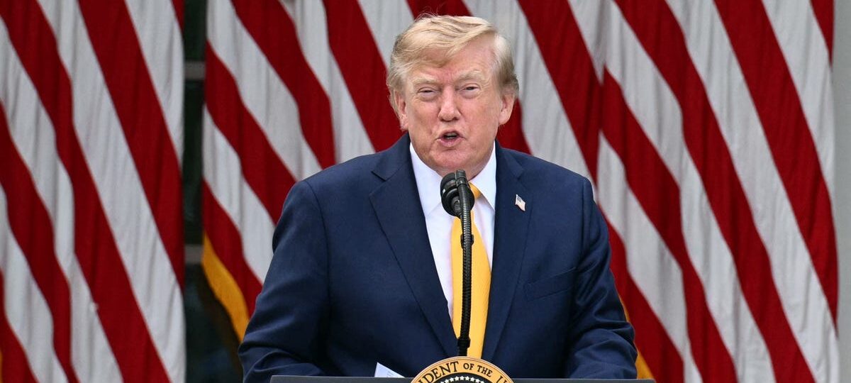 Trump signs executive order to rename Lake Ontario 'Lake America'