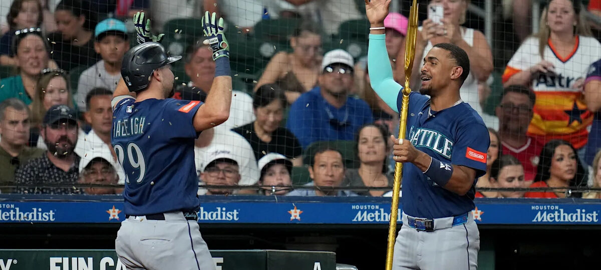 Mariners hang on for a 3-2 win over the Astros as Raleigh, Arozarena go deep