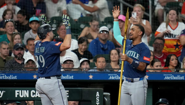 Mariners hang on for a 3-2 win over the Astros as Raleigh, Arozarena go deep