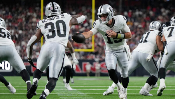 Kubiak: Raiders will decide when to start Mendoza based on his play and not the offense as a whole