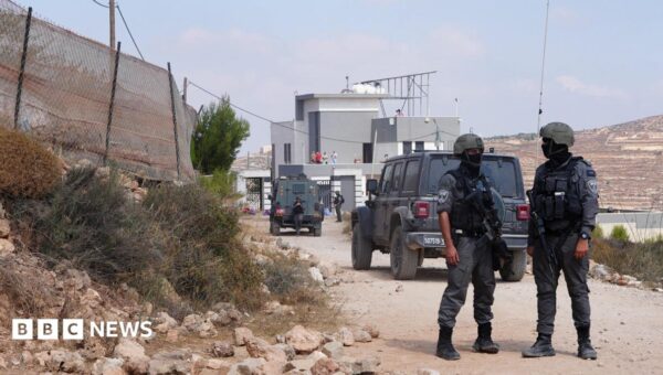 Activists try to deliver aid to Palestinians in homes besieged by Israeli settlers