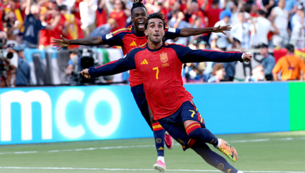 PSG submits improved €50 million offer for Ferran Torres