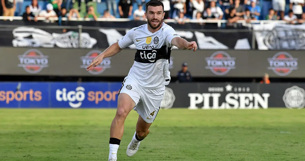 Remember him? Social media hit, Tim Payne debuts with a stunner in