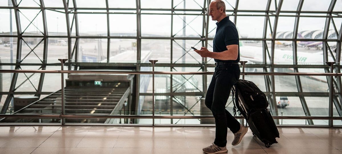 Siemens CEO Roland Busch has 7 strategies for getting things done — including 2-letter emails