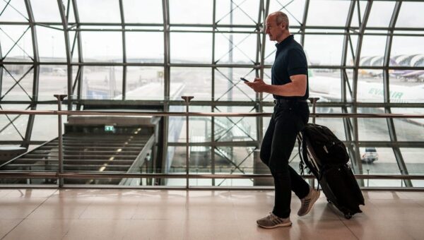Siemens CEO Roland Busch has 7 strategies for getting things done — including 2-letter emails