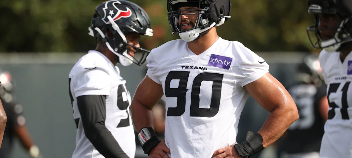DeMeco Ryans says new Texans DE Logan Hall has performed well in training camp