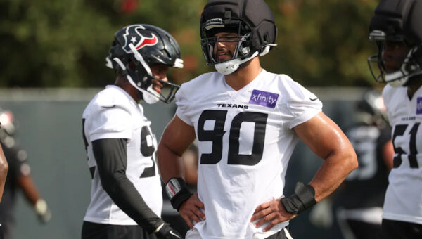 DeMeco Ryans says new Texans DE Logan Hall has performed well in training camp