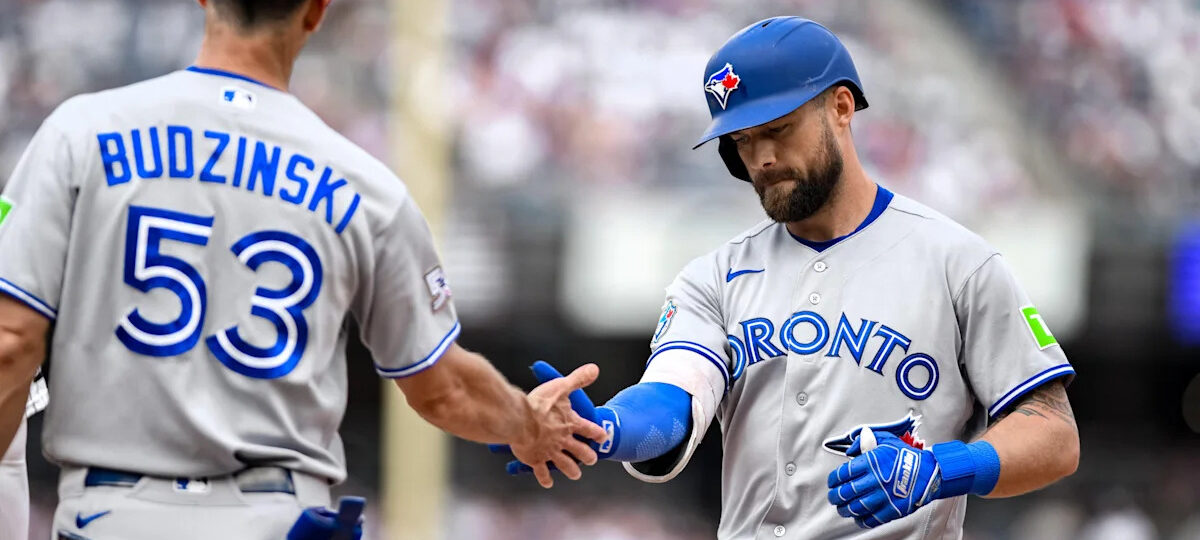 Jays Hang On To Beat Yankees