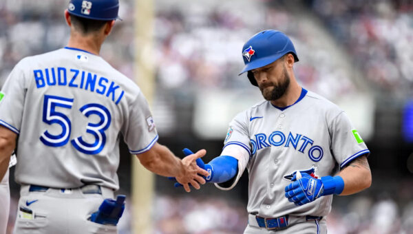 Jays Hang On To Beat Yankees