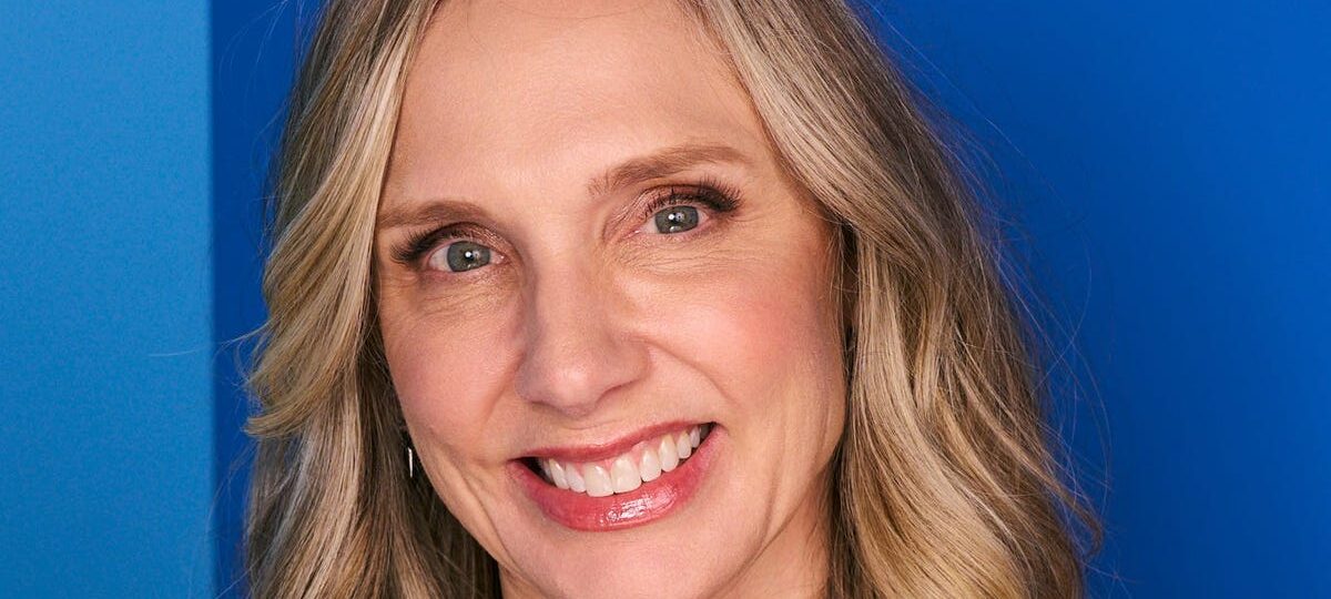 I'm a LinkedIn career expert. Skip 'doomjobbing' and do this instead.