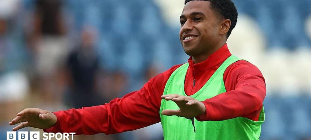 Fulham agree £30m fee for Southampton's Charles