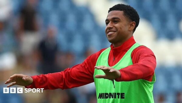 Fulham agree £30m fee for Southampton’s Charles