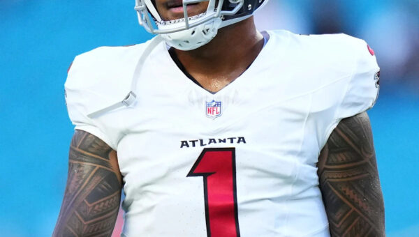Former Dolphins QB Tua Tagovailoa greeted by boos in return to Miami