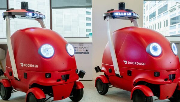 DoorDash is still ironing out Dot delivery robot kinks, from charging to pickups