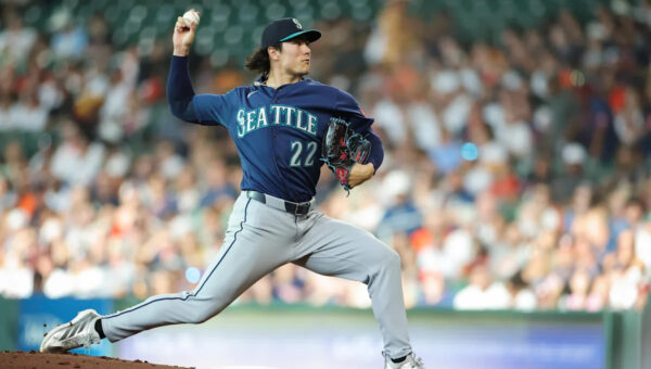 Mariners drive away the night with a series win in Houston against division leading Astros
