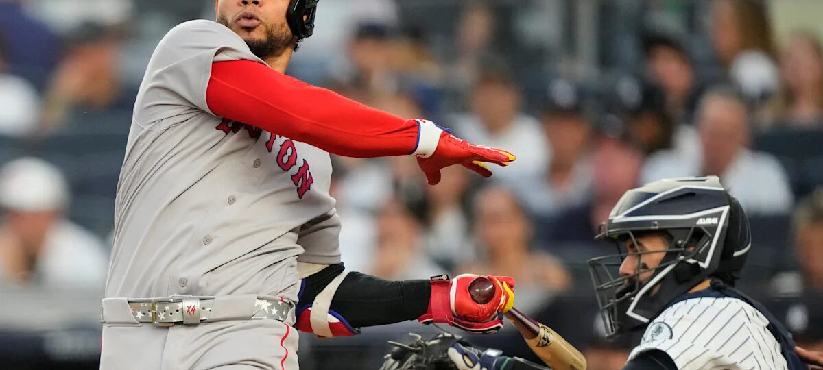 Red Sox place slugger Willson Contreras on IL with strained left hamstring; recall Mickey Gasper