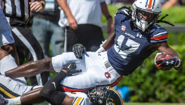 Watch: Former Auburn WR makes incredible catch in preseason game
