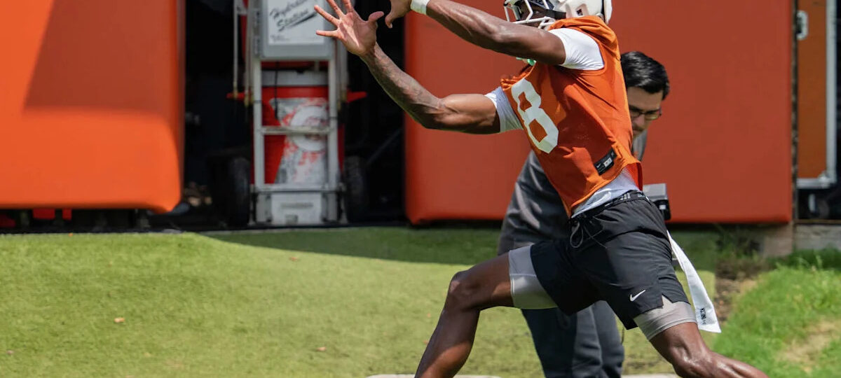 Texas football: WR Cam Coleman catches football and attention on social media