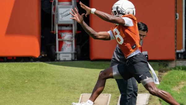 Texas football: WR Cam Coleman catches football and attention on social media
