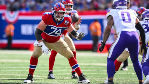 Ex-New York Giants OL Greg Van Roten visiting New England Patriots