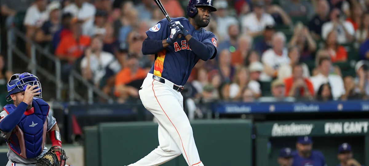 Astros Finish Sweep of Rangers With 7-3 Win, Lead AL West by 2.5 Games