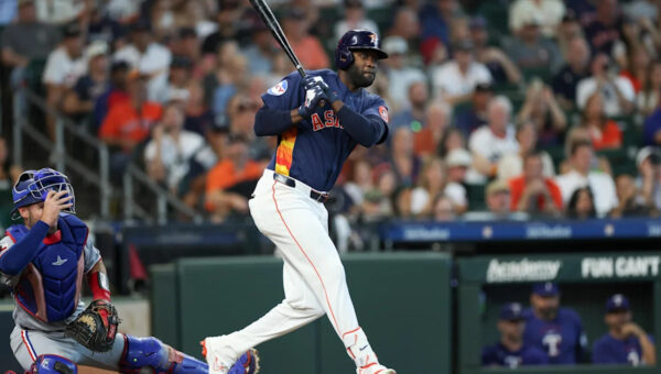 Astros Finish Sweep of Rangers With 7-3 Win, Lead AL West by 2.5 Games