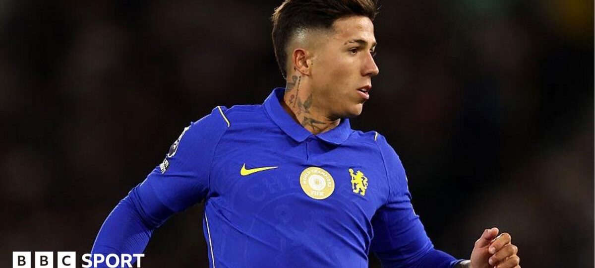 Man City open talks with Chelsea over Fernandez move