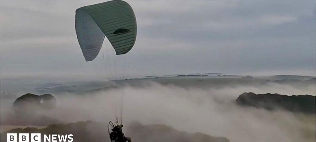 UK soldiers could get paragliders to drop behind enemy lines