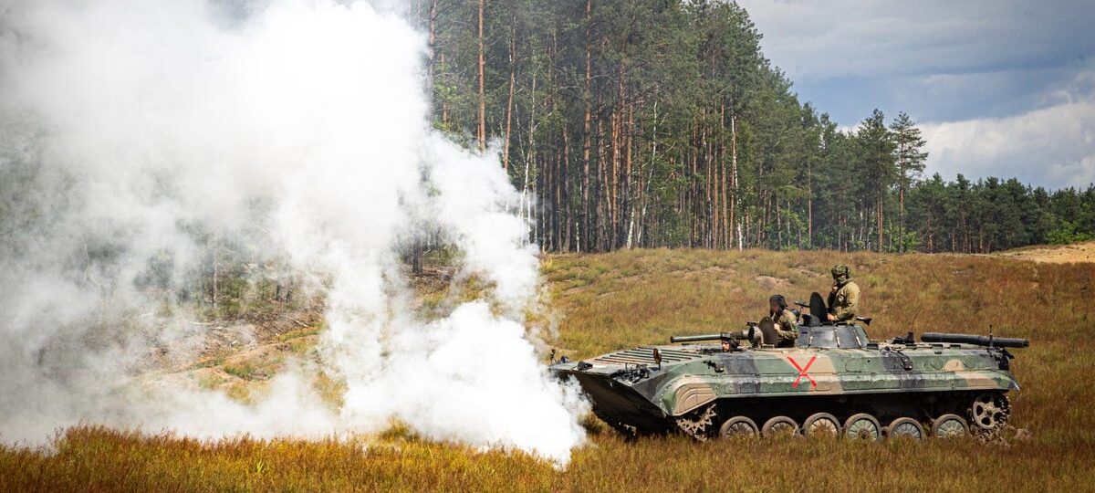 Western forces are role-playing as Russia in training, attacking Ukrainian troops with tanks, ATVs, and motorcycles