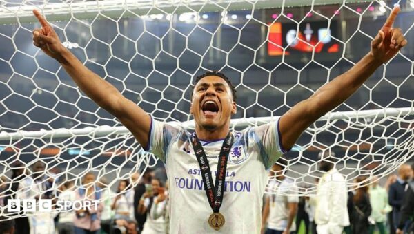Watkins completes £51m move to Saudi side Al-Hilal