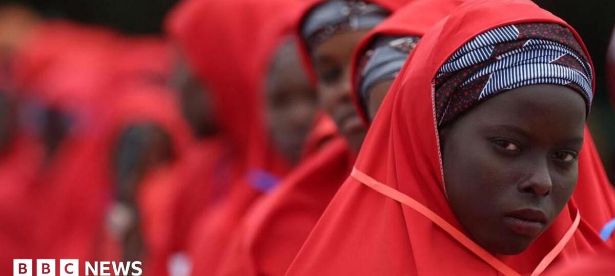 Nigeria's mass wedding - and how telling lovers from fraudsters is proving tricky
