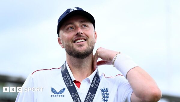 Robinson’s rhythmical action reminiscent of McGrath – Agnew