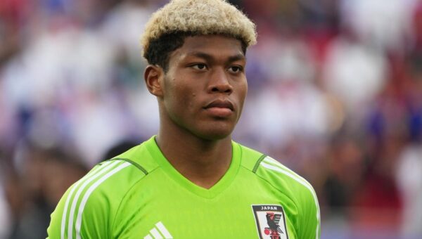 Aston Villa move for Zion Suzuki amid Martinez uncertainty