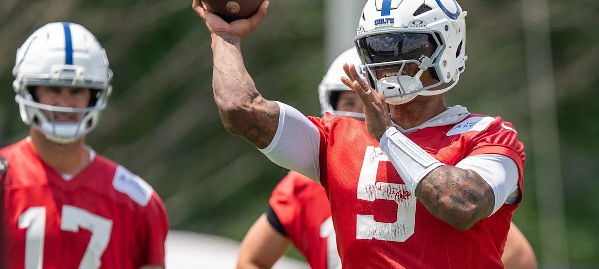 Colts Anthony Richardson battles for backup QB spot with issues catching snaps, trade request