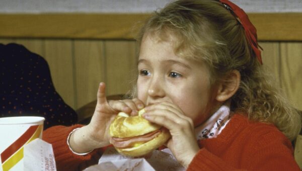 Vintage photos show what it was like to eat at Burger King in the 1980s