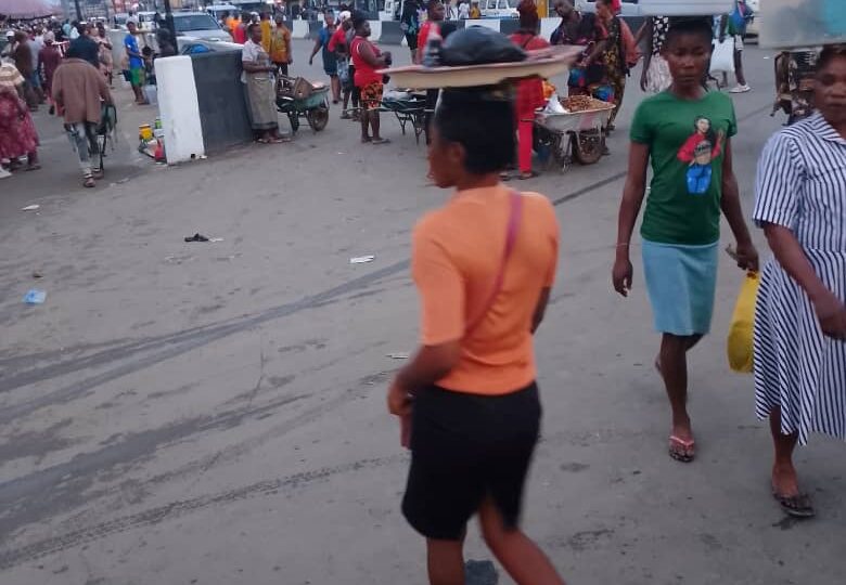 Imo govt bans street trading, illegal parks on major roads