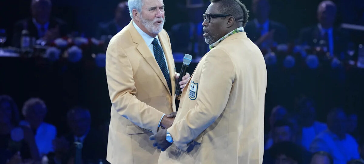 'He's going to burn every bridge': HOFers react to Adam Vinatieri's speech