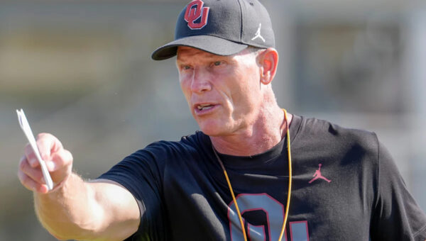 Oklahoma’s Brent Venables sends clear message to two young WRs
