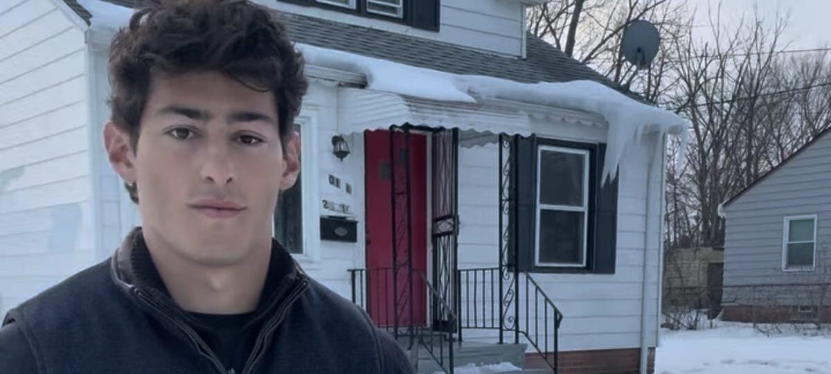 I bought my first investment property while still in college. Now I'm 24 and own 30 homes as a full-time landlord.