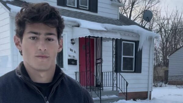 I bought my first investment property while still in college. Now I'm 24 and own 30 homes as a full-time landlord.