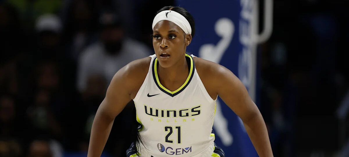 Aces sign Kalani Brown to take NaLyssa Smith's roster spot after season-ending leg injury