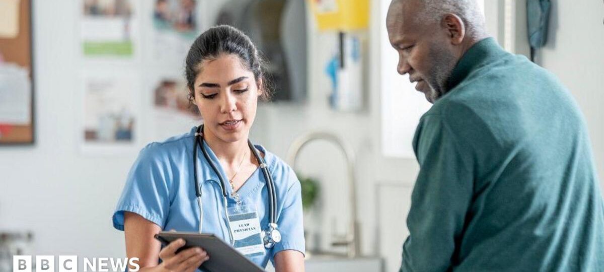 Walk-in mental health centres to open in banks and libraries across England