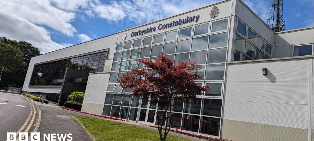 Senior detective under investigation over use of AI