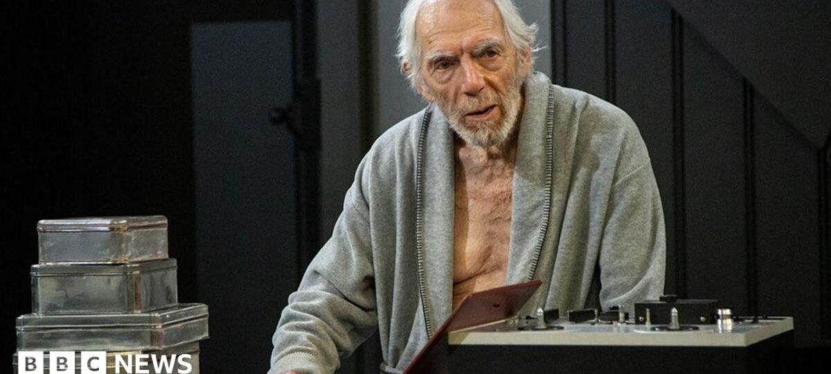 This actor was told he had Alzheimer's, now he's performing a one-man show