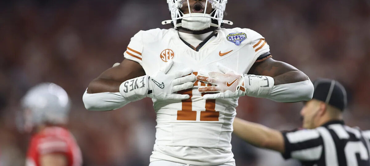 Muschamp Factor: Longhorns star EDGE Colin Simmons raves over new DC