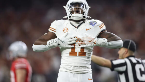 Muschamp Factor: Longhorns star EDGE Colin Simmons raves over new DC
