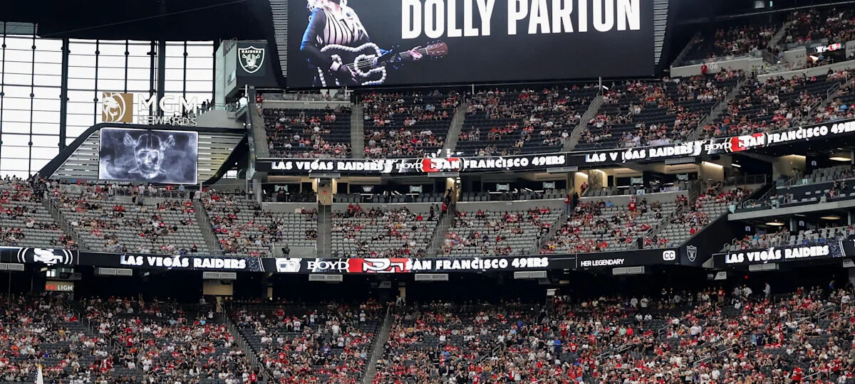 Saturday Night Open Thread: Goodbye Dolly! (…and preseason)