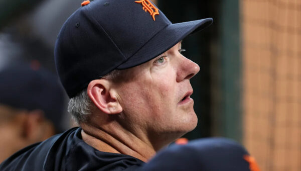 Tigers’ A.J. Hinch reportedly has ‘no interest’ in open Astros GM job