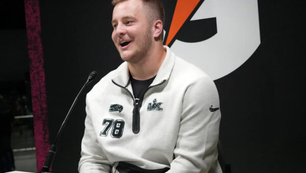 Former Iowa football OL set to miss entire 2026 NFL season with injury